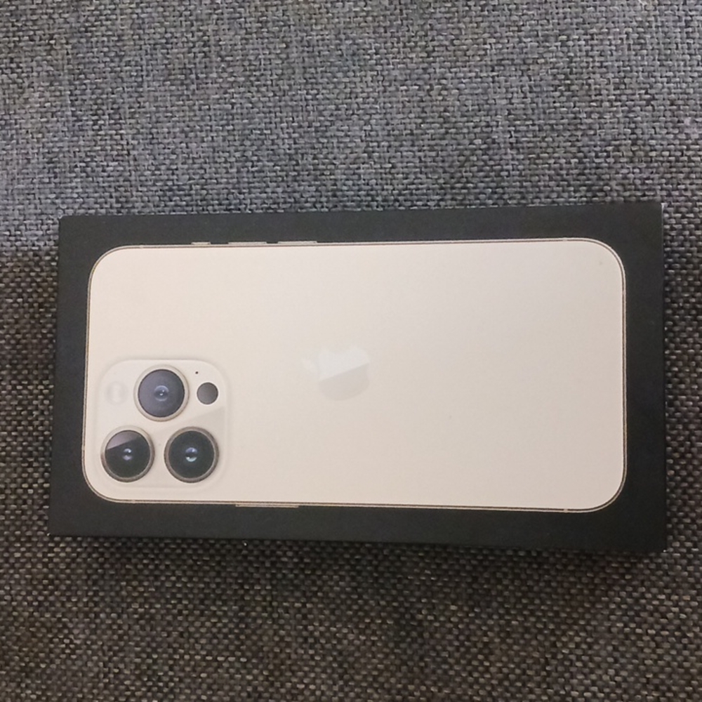IPhone 13 Pro box